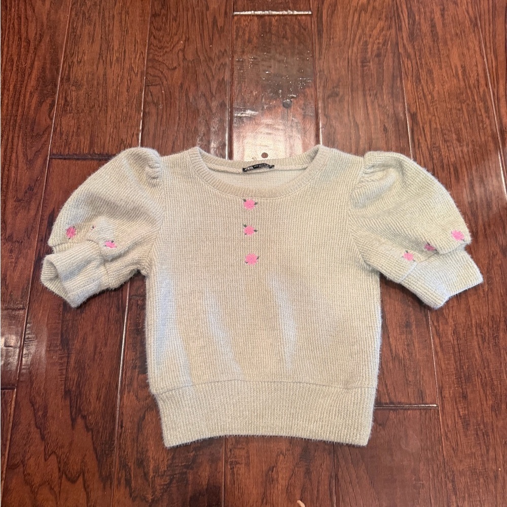 Zara Cream Knit Puff-Sleeve Sweater with Pink Embroidered Accents - Picture 3 of 4